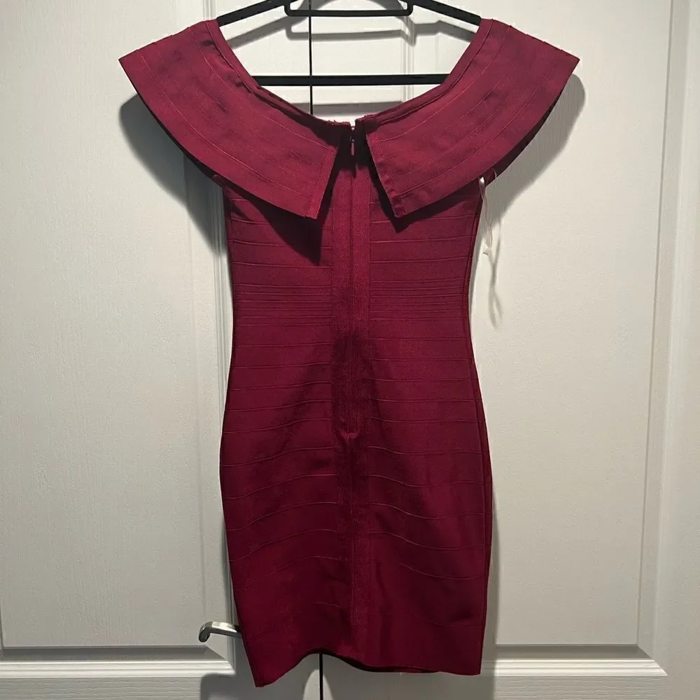 WOW Couture Bandage Isaura Bandage Off Shoulder Dress (Merlot) - Picture 3 of 4